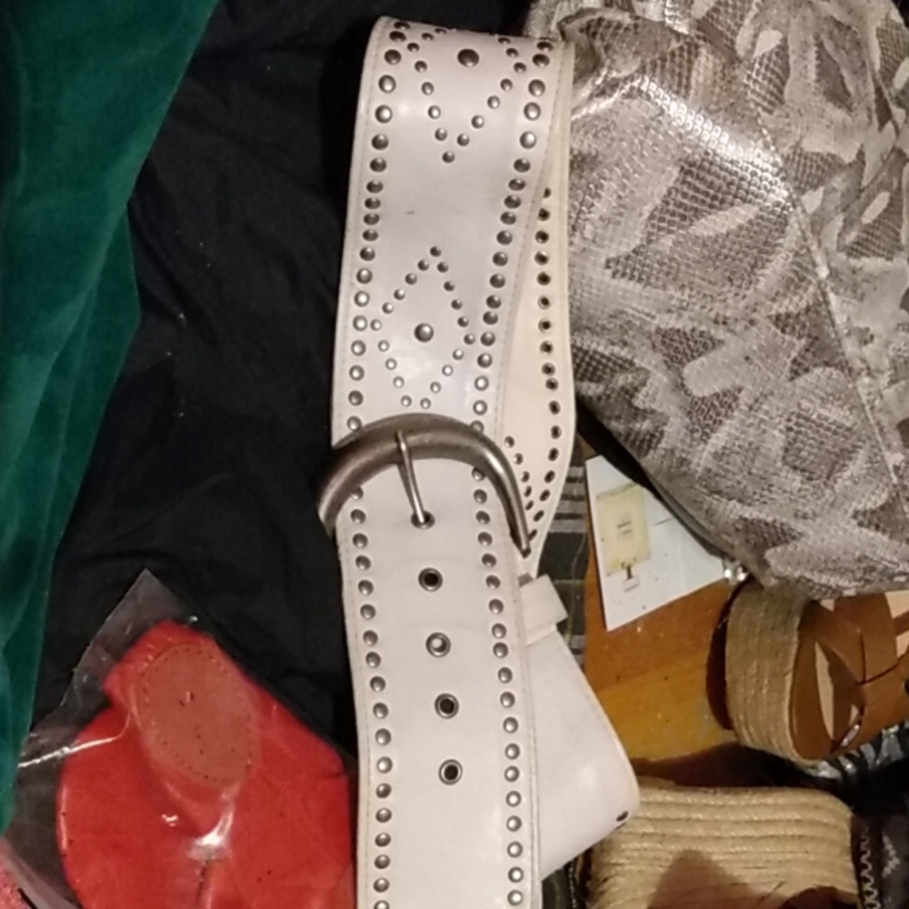 Beige large belt